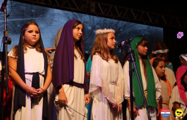 Emocao toma conta de Itapoa na abertura do Toque de Natal 26