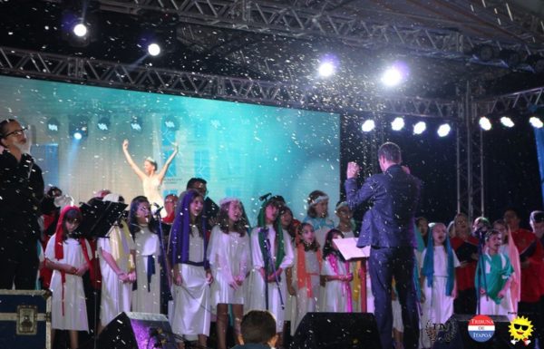 Emocao toma conta de Itapoa na abertura do Toque de Natal 45