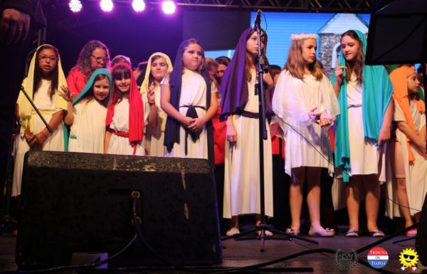 Emocao toma conta de Itapoa na abertura do Toque de Natal 9