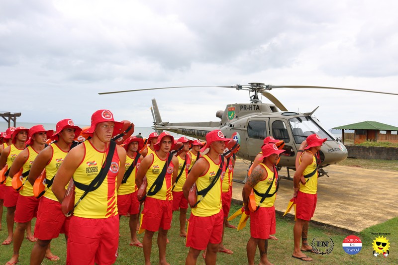 Guarda-vidas civis de Itapoa recebem treinamento com aeronave Aguia da PM 14