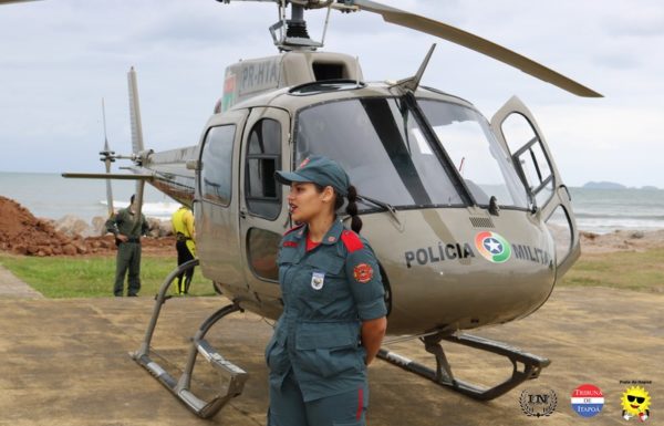 Guarda-vidas civis de Itapoa recebem treinamento com aeronave Aguia da PM 16