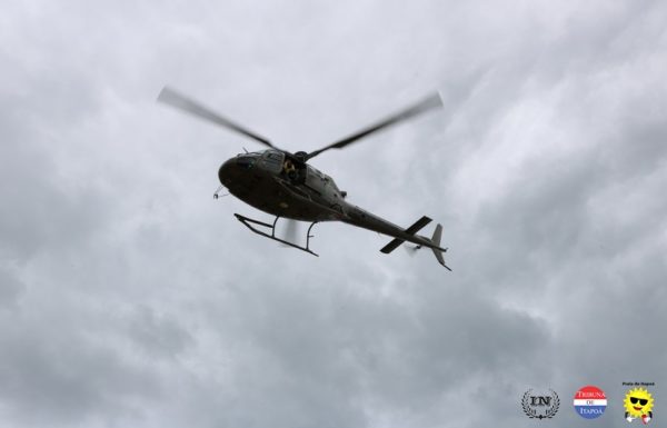 Guarda-vidas civis de Itapoa recebem treinamento com aeronave Aguia da PM 22