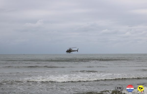 Guarda-vidas civis de Itapoa recebem treinamento com aeronave Aguia da PM 33