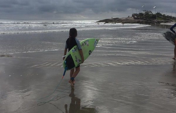 Apos um 2018 de aprendizados, surfista mirim Julie Arissa projeta muita evolucao em 2019 07