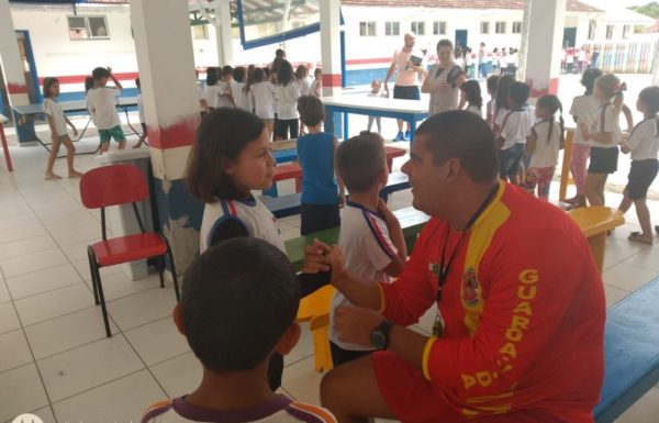 Bombeiros Militares de Itapoa realizam palestra sobre perigos do banho de mar a estudantes 04