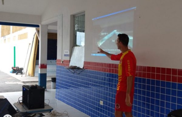 Bombeiros Militares de Itapoa realizam palestra sobre perigos do banho de mar a estudantes 10