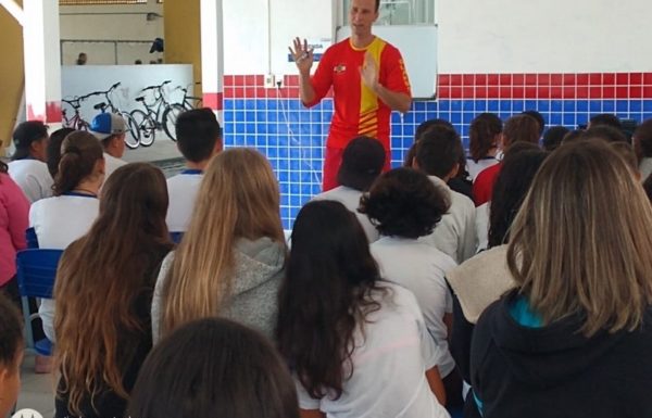 Bombeiros Militares de Itapoa realizam palestra sobre perigos do banho de mar a estudantes 11