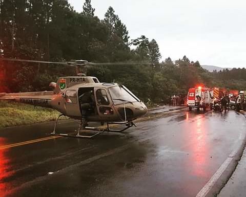Grave acidente entre caminhao e automovel causa pelo menos um obito na SC-416 1