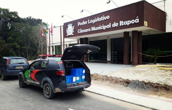 Policia Civil de Itapoa indicia mais de 30 pessoas por corrupcao na Camara de Vereadores 4