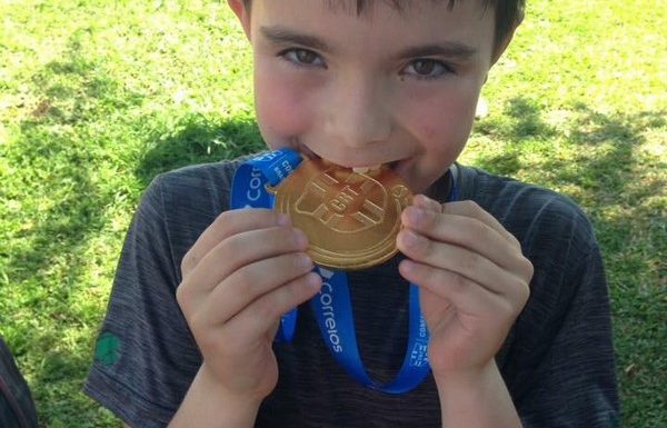 Tenista mirim de Itapoa convocado para a Selecao Catarinense de sua modalidade 06