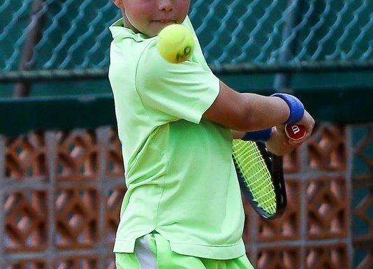 Tenista mirim de Itapoa convocado para a Selecao Catarinense de sua modalidade 10