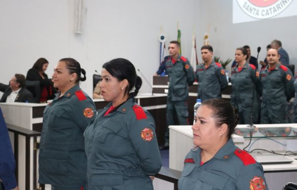 Publico lota Camara de Itapoa para prestigiar solenidade do Corpo de Bombeiros local 02