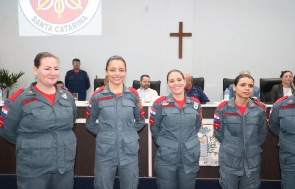 Publico lota Camara de Itapoa para prestigiar solenidade do Corpo de Bombeiros local 06