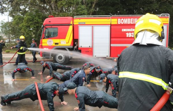Publico lota Camara de Itapoa para prestigiar solenidade do Corpo de Bombeiros local 10