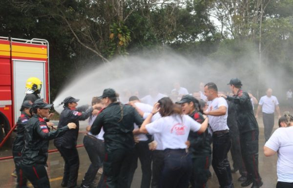 Publico lota Camara de Itapoa para prestigiar solenidade do Corpo de Bombeiros local 16