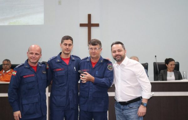 Publico lota Camara de Itapoa para prestigiar solenidade do Corpo de Bombeiros local 18