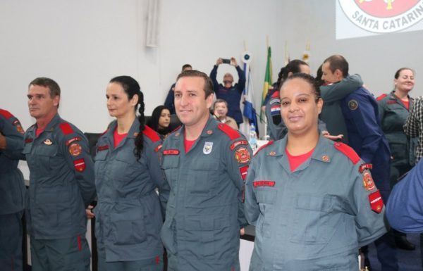 Publico lota Camara de Itapoa para prestigiar solenidade do Corpo de Bombeiros local 20