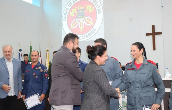 Publico lota Camara de Itapoa para prestigiar solenidade do Corpo de Bombeiros local 21