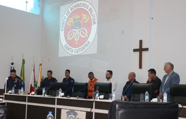 Publico lota Camara de Itapoa para prestigiar solenidade do Corpo de Bombeiros local 28