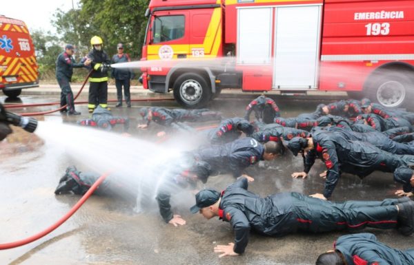Publico lota Camara de Itapoa para prestigiar solenidade do Corpo de Bombeiros local 42