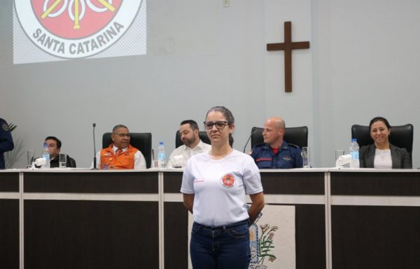 Publico lota Camara de Itapoa para prestigiar solenidade do Corpo de Bombeiros local 50
