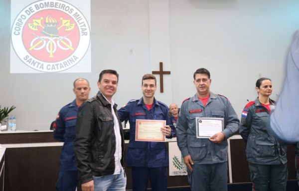 Publico lota Camara de Itapoa para prestigiar solenidade do Corpo de Bombeiros local 51