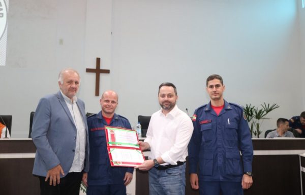 Publico lota Camara de Itapoa para prestigiar solenidade do Corpo de Bombeiros local 52