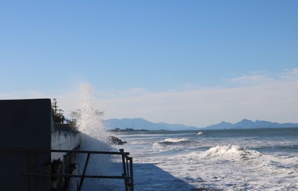 Forte ressaca causa prejuizos em Itapoa 03