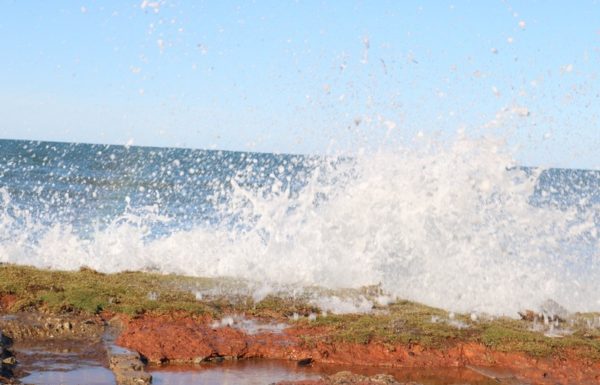 Forte ressaca causa prejuizos em Itapoa 05
