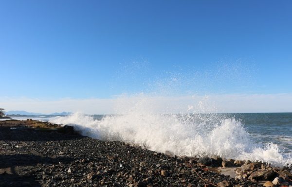 Forte ressaca causa prejuizos em Itapoa 08