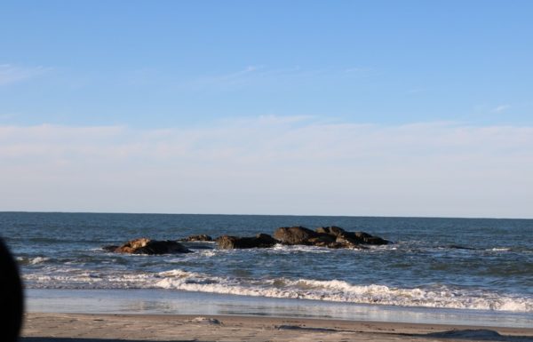 Forte ressaca causa prejuizos em Itapoa 24