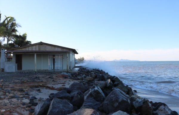 Forte ressaca causa prejuizos em Itapoa 31