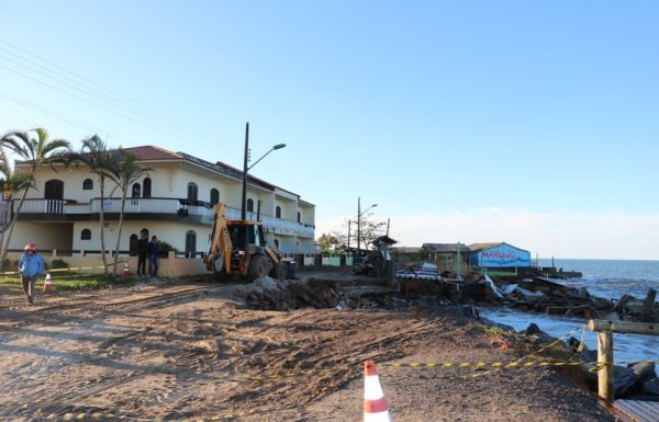 Forte ressaca causa prejuizos em Itapoa 41