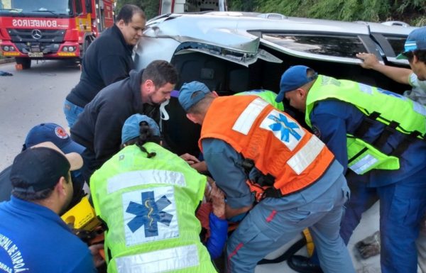 Idosa de 90 anos de idade fica ferida em acidente na SC-416 em Itapoa 4