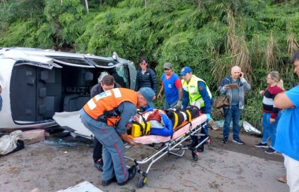 Idosa de 90 anos de idade fica ferida em acidente na SC-416 em Itapoa 6