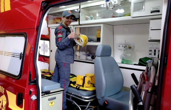 Mulheres se destacam no servico de bombeiros comunitarios de Itapoa 19