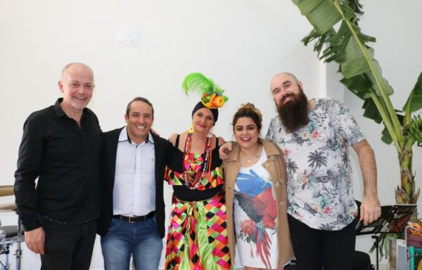 Quase 100 pessoas prestigiaram o Tributo a Carmen Miranda em Itapoa 26
