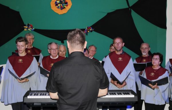 Coral da Lirica de Joinville e Vozes da Babitonga encantam o publico em Itapoa 03