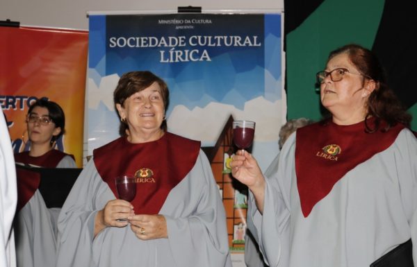 Coral da Lirica de Joinville e Vozes da Babitonga encantam o publico em Itapoa 07