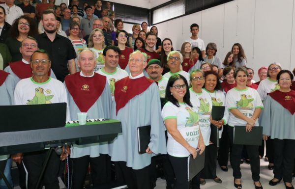 Coral da Lirica de Joinville e Vozes da Babitonga encantam o publico em Itapoa 23