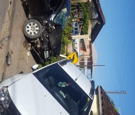 Acidente com dois automóveis na Barra do Sai resulta em duas pessoas feridas 4 - FOTO Itapoa 24Hrs