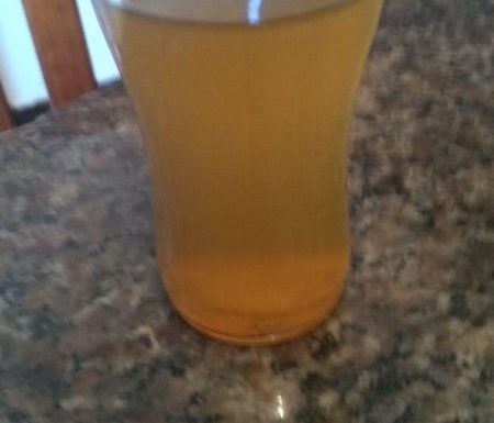 Alteracao na coloracao da agua tratada em Itapoa motivo de muita reclamacao dos usuarios 04