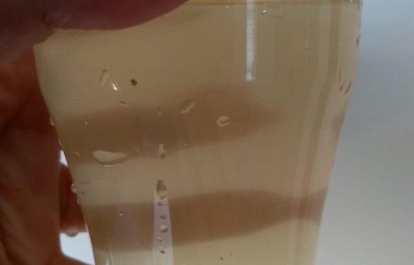 Alteracao na coloracao da agua tratada em Itapoa motivo de muita reclamacao dos usuarios 05