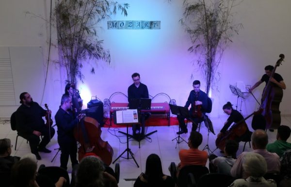 Camerata Preludio de Joinville apresentou em Itapoa o espetaculo Mozart 02