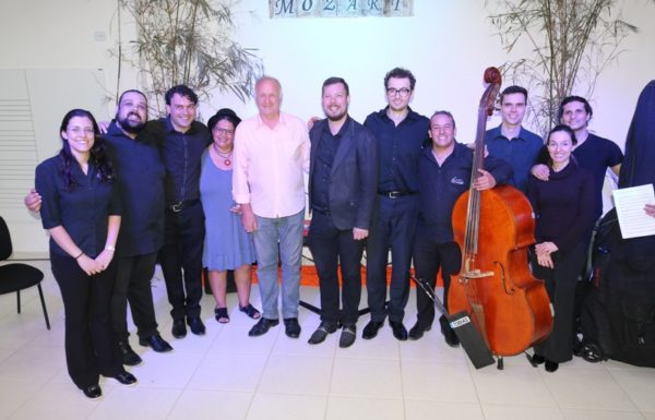 Camerata Preludio de Joinville apresentou em Itapoa o espetaculo Mozart 09