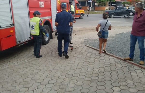 Acidente entre dois automoveis no Caminho da Onca 06 - FOTO Corpo de Bombeiros Militar de Itapoa - Divulgacao.