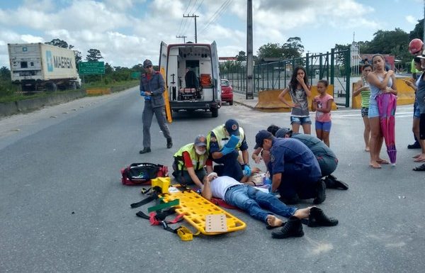 Bombeiros de Itapoa atendem dois acidentes de transito nesse sabado dia 28 de dezembro 1