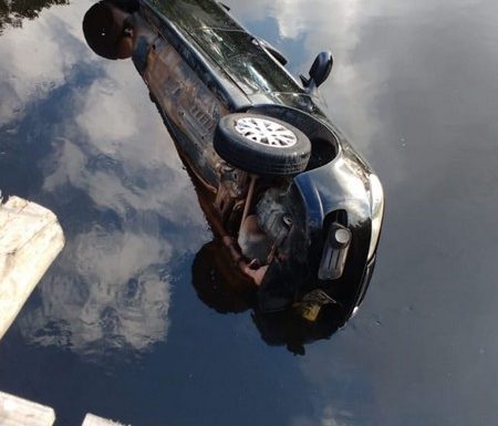 Bombeiros de Itapoa atendem dois acidentes de transito nesse sabado dia 28 de dezembro 2