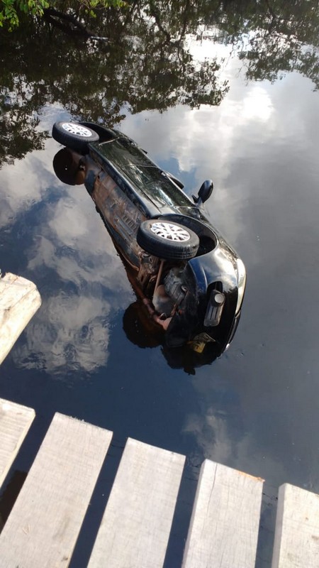 Bombeiros de Itapoa atendem dois acidentes de transito nesse sabado dia 28 de dezembro 2