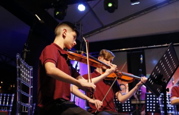 Noite Cultural no Porto Itapoa inicia em grande estilo – e neste sabado 21-12 tem mais 18